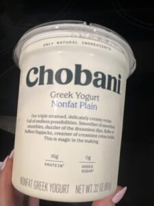 Chobani® Sữa Chua Hy Lạp Ít Béo & Không Béo -150g (Lốc 4 Hũ) (Tặng Kèm Tropical Granola 250g) photo review